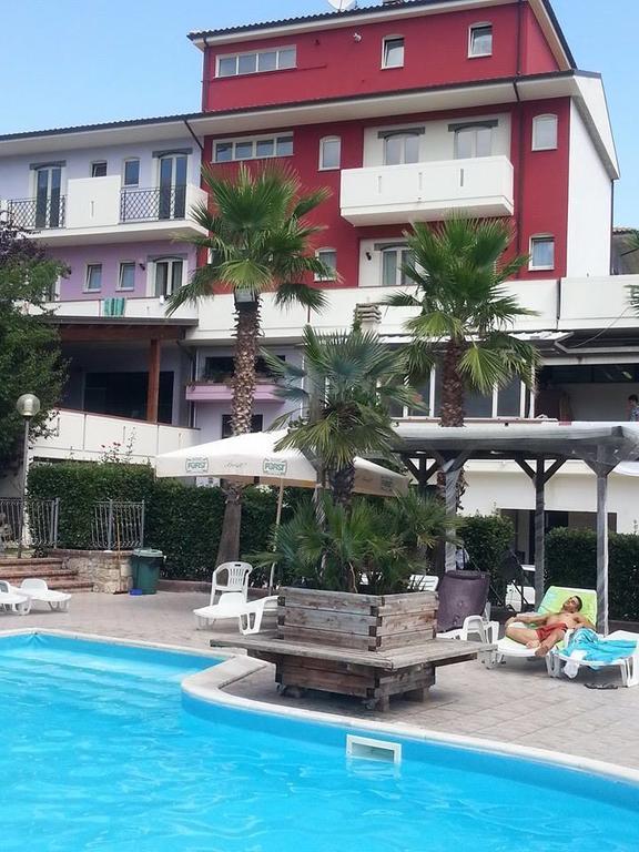 Hotel Miami Civitella Del Tronto Zewnętrze zdjęcie