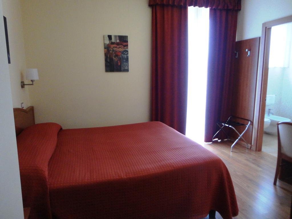 Hotel Miami Civitella Del Tronto Pokój zdjęcie